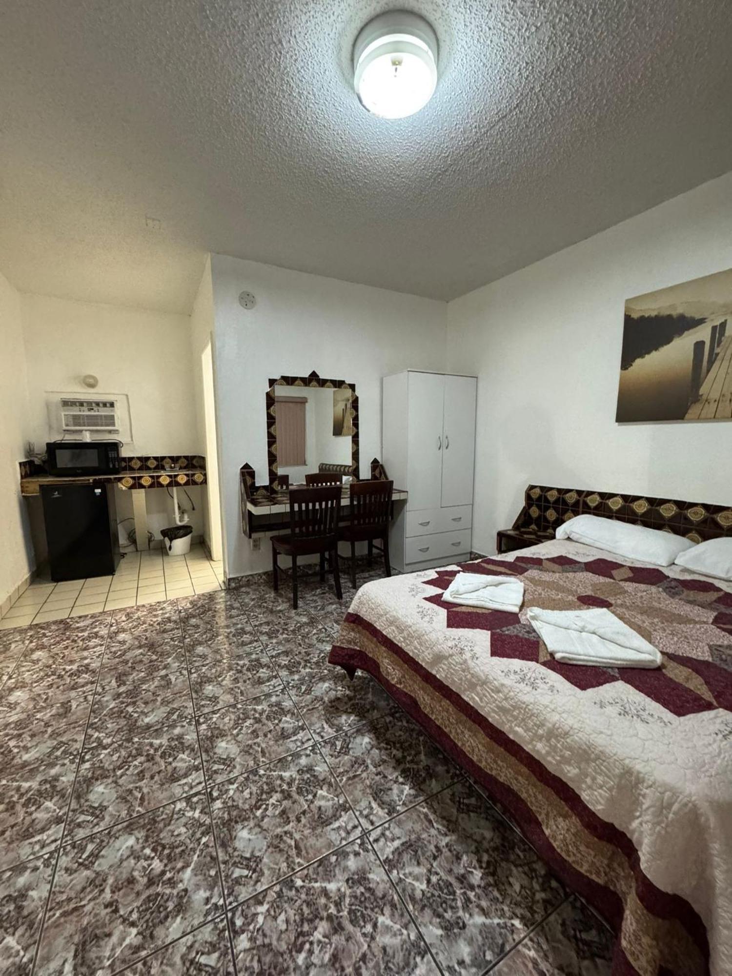 Hotel Rainbow - Miami - Little Havanna מראה חיצוני תמונה